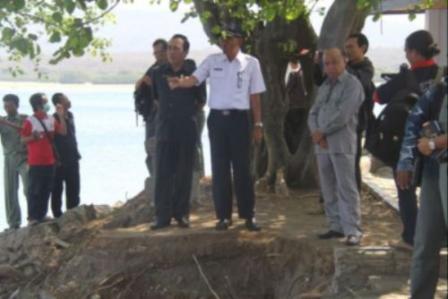 Cover DPRD Sidak Abrasi Pantai di Pura Segara Pelabuhan Gilimanuk